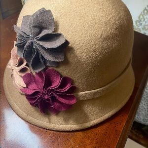 Charming Charlie wool hat.